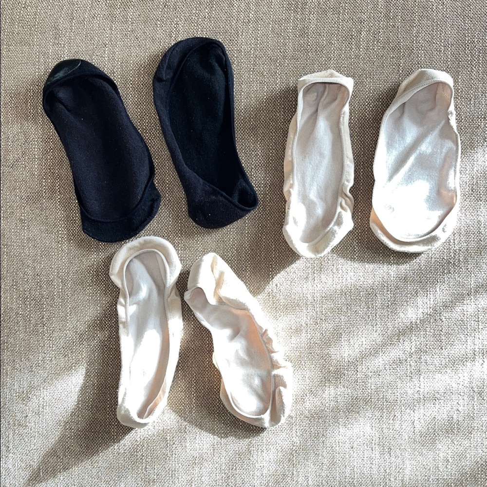 Elegant Women's No-Show Socks - Black and Cream